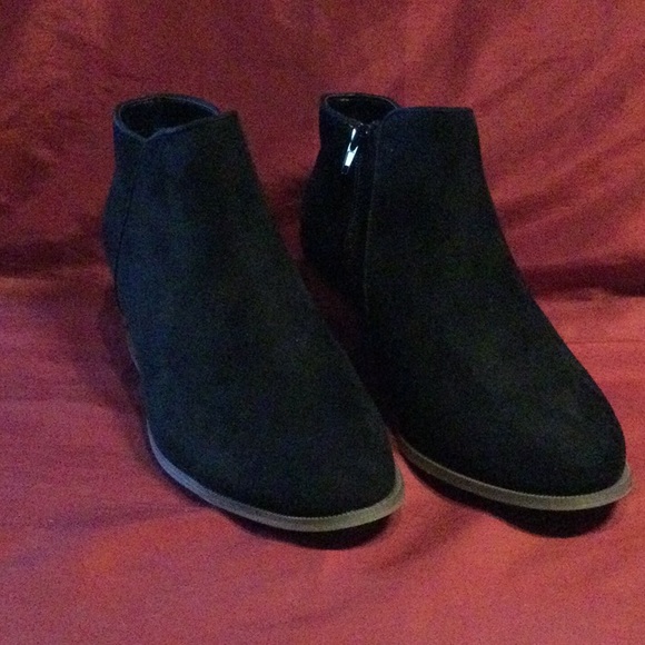 Amazon Essentials Aola Ankle Boot - Picture 2 of 7